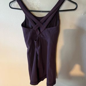 Lululemon Athletica Tank Top in Eggplant Purple scoop neck woven back Sz 4